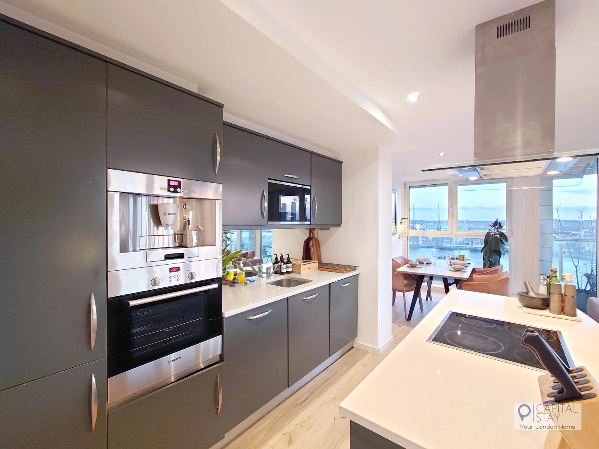 Deluxe Two Bed Apartment With River & City View London Exterior photo